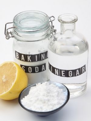 Cleaning with Vinegar and Baking Soda